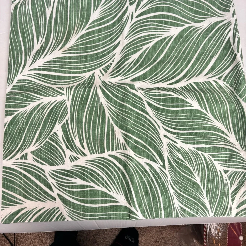Pair(2)of palm leaf design pillow covers-green & white